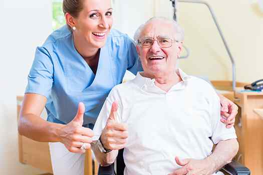 Choosing a Great Caregiver for Your Aging Loved Ones in Des Moines, IA