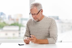 Healthy Blood Sugar Levels for Aging Adults in Des Moines, IA