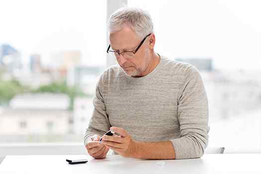Healthy Blood Sugar Levels for Aging Adults in Des Moines, IA