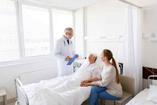 Ways to Communicate with Your Senior Parent's Doctor in Des Moines, IA