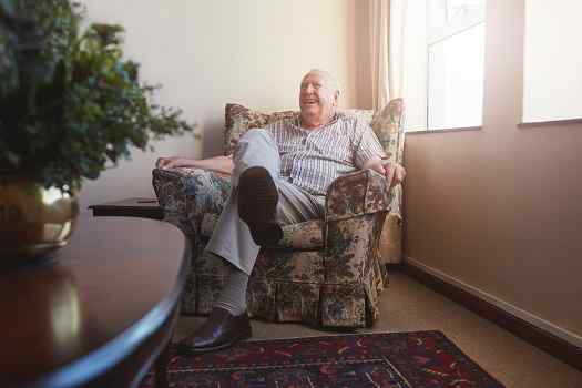 Mental & Physical Effects Older Adults Experience from Too Much Sitting in Des Moines, IA