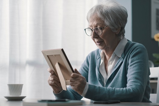 Early Symptoms of Alzheimer's & How to Identify Them in Des Moines, IA
